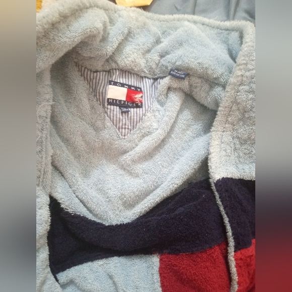 Vtg AUTHENTIC Tommy Hilfiger bathrobe - Picture 2 of 3
